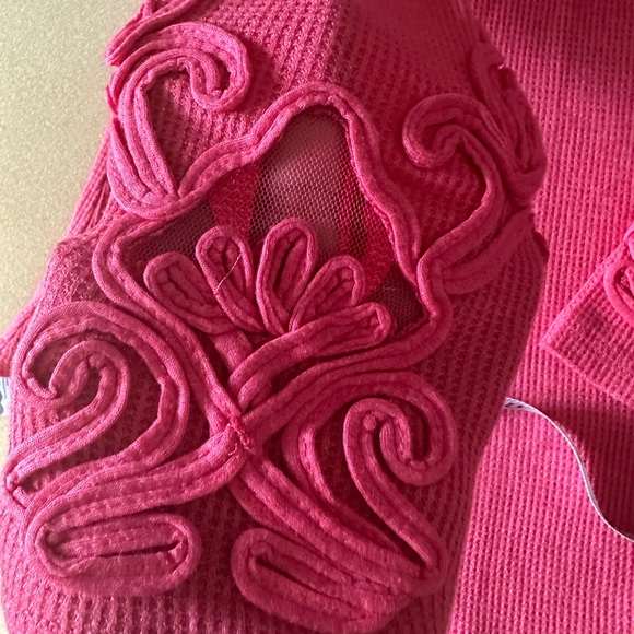 Guess Long Sleeve Waffle Hensley Thermal Front & Back V-Neckline (Small … - Picture 5 of 5